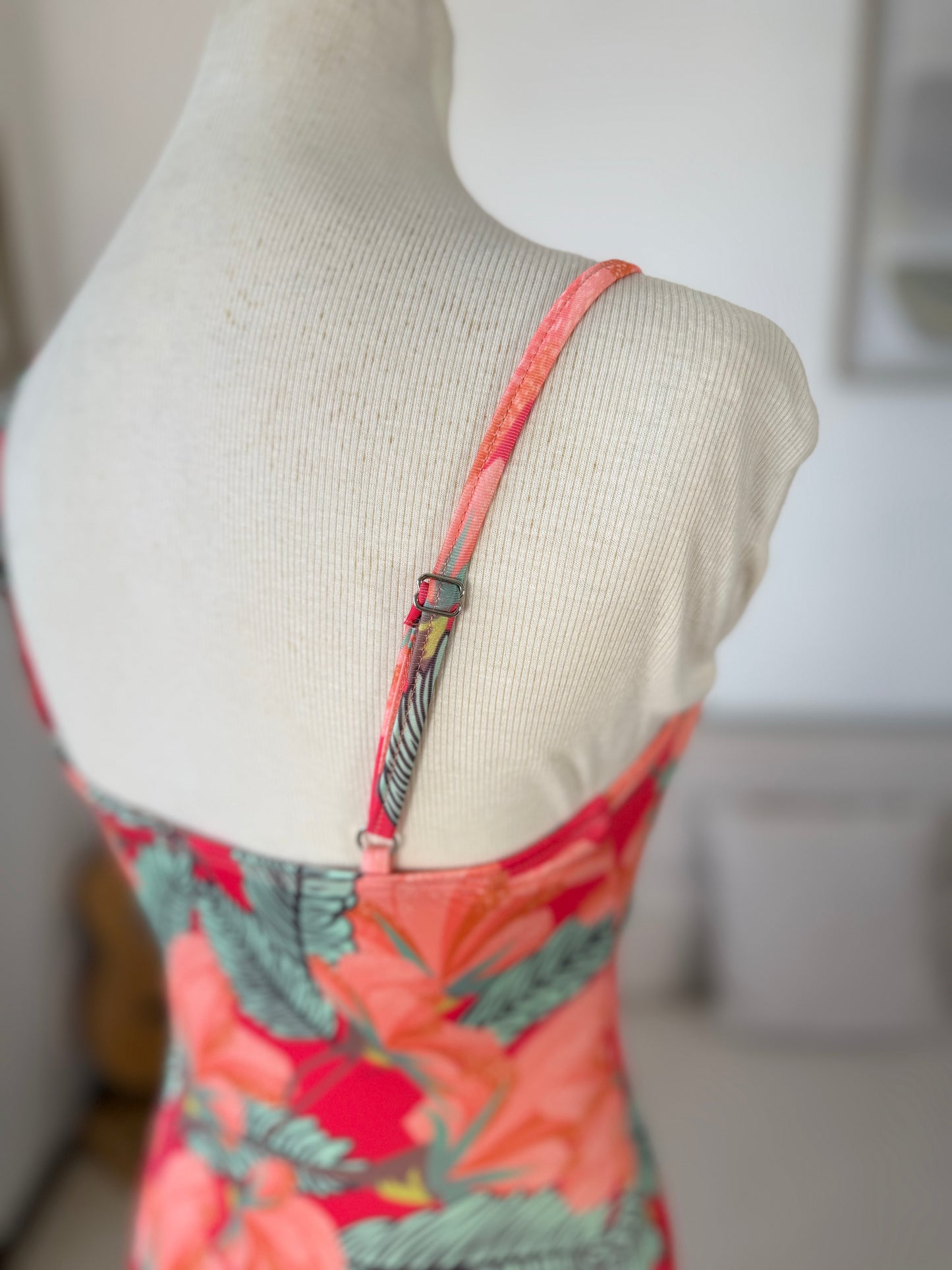 00106 Maxi Beli Tropical Love