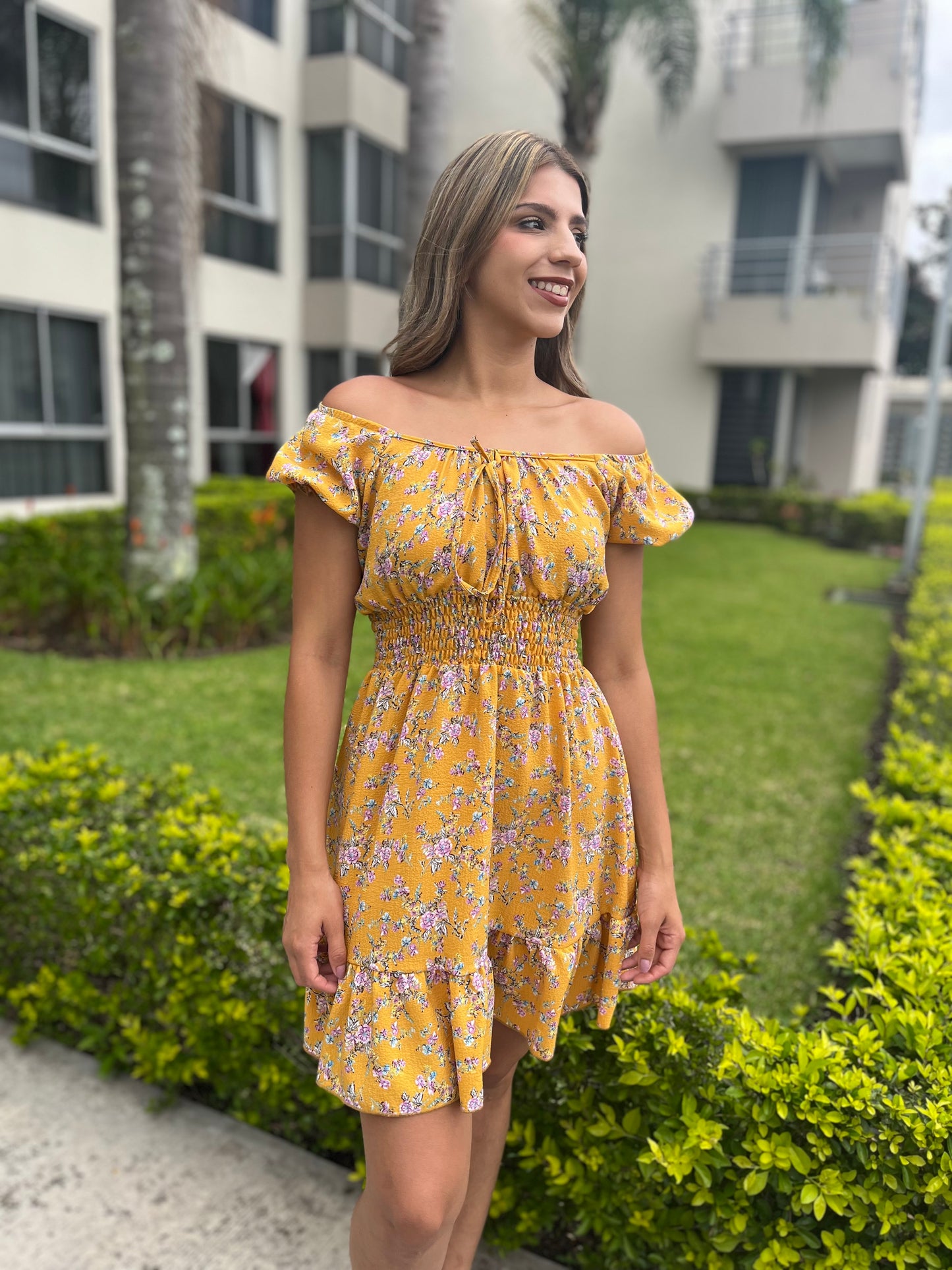 00810 Vestido Flores Amarillo Liquidación