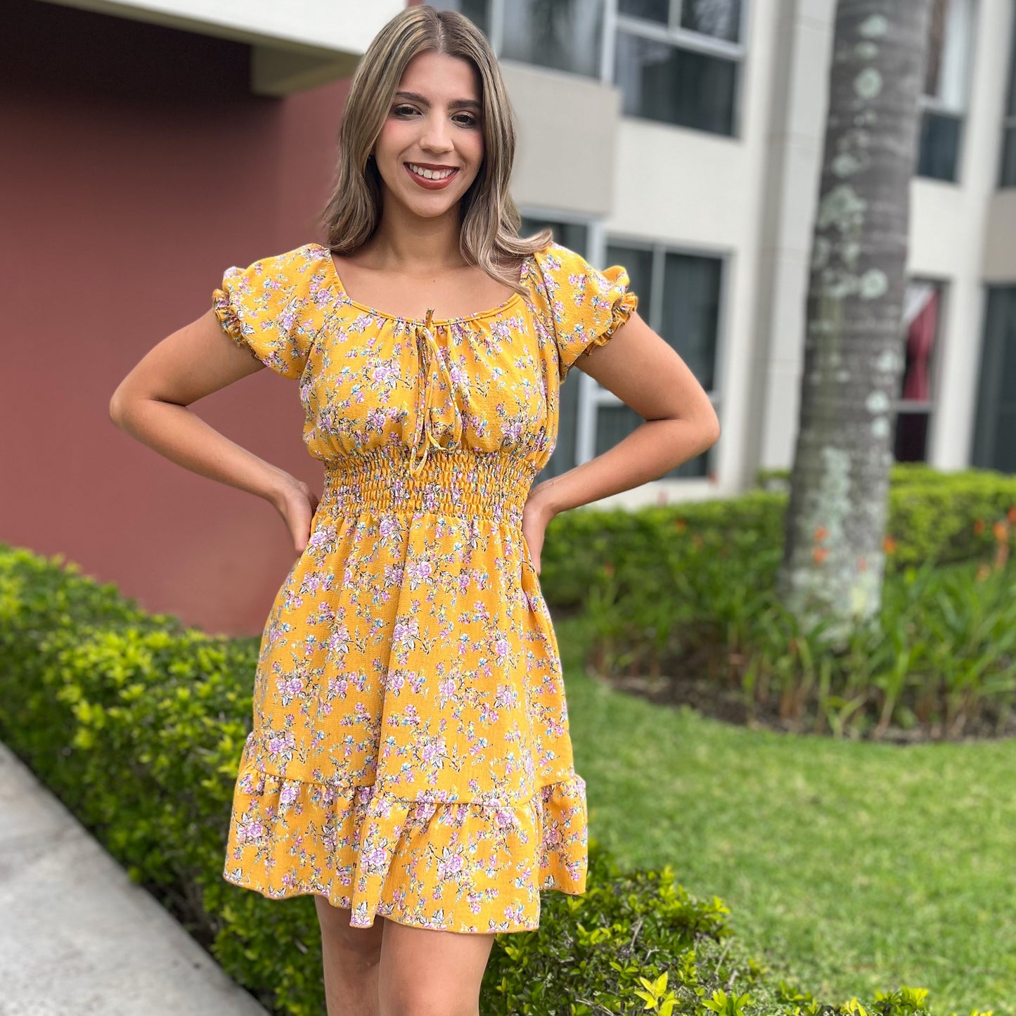 00810 Vestido Flores Amarillo Liquidación