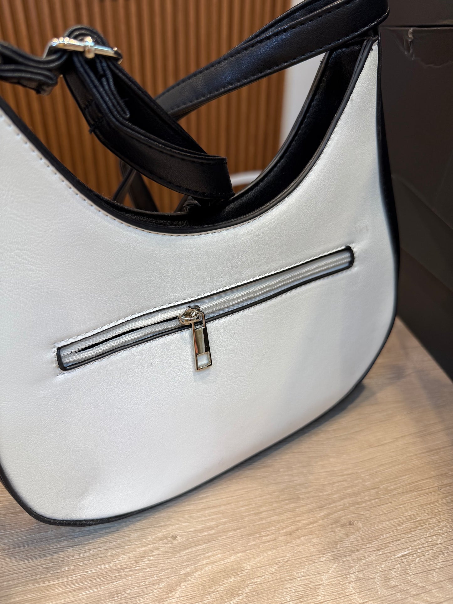 00506 Bolso Banana BB