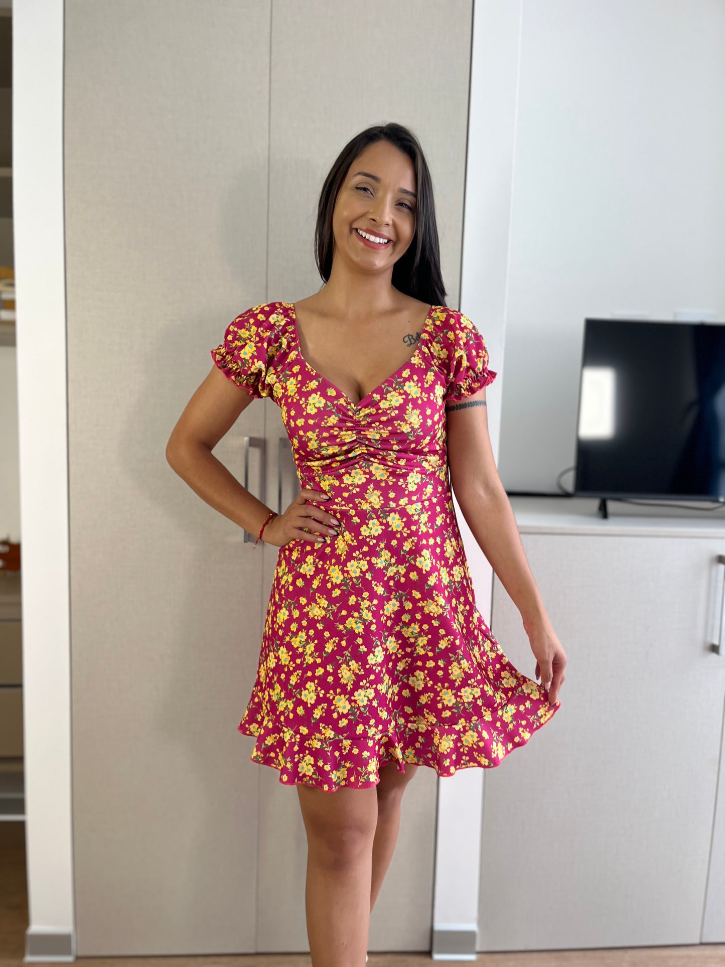 00815 Vestido Corto Fucsia Flores
