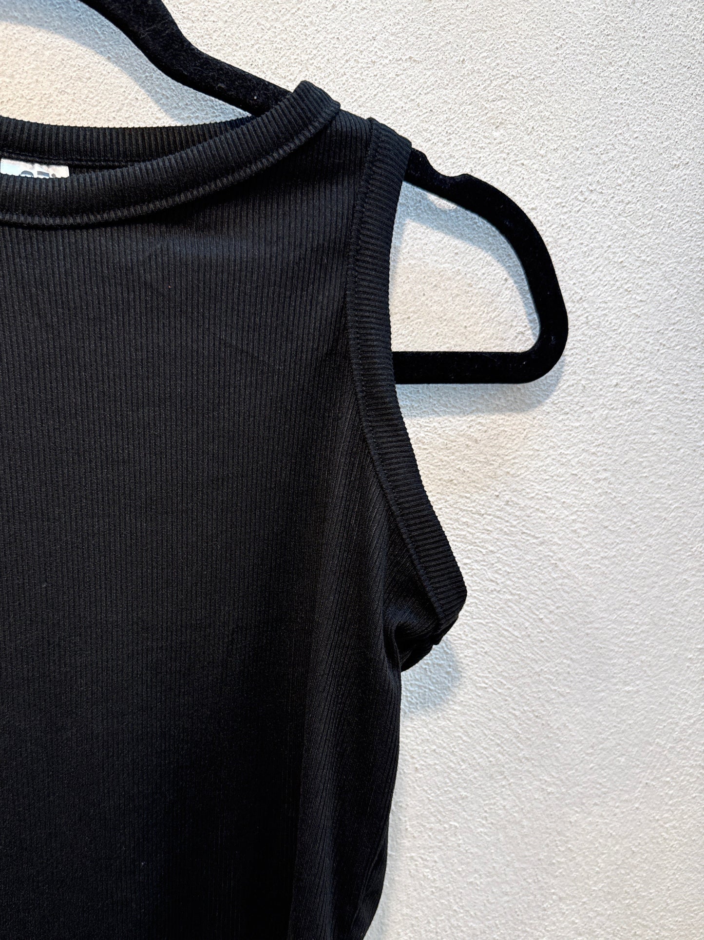 0099 Helena Crop Top Negra