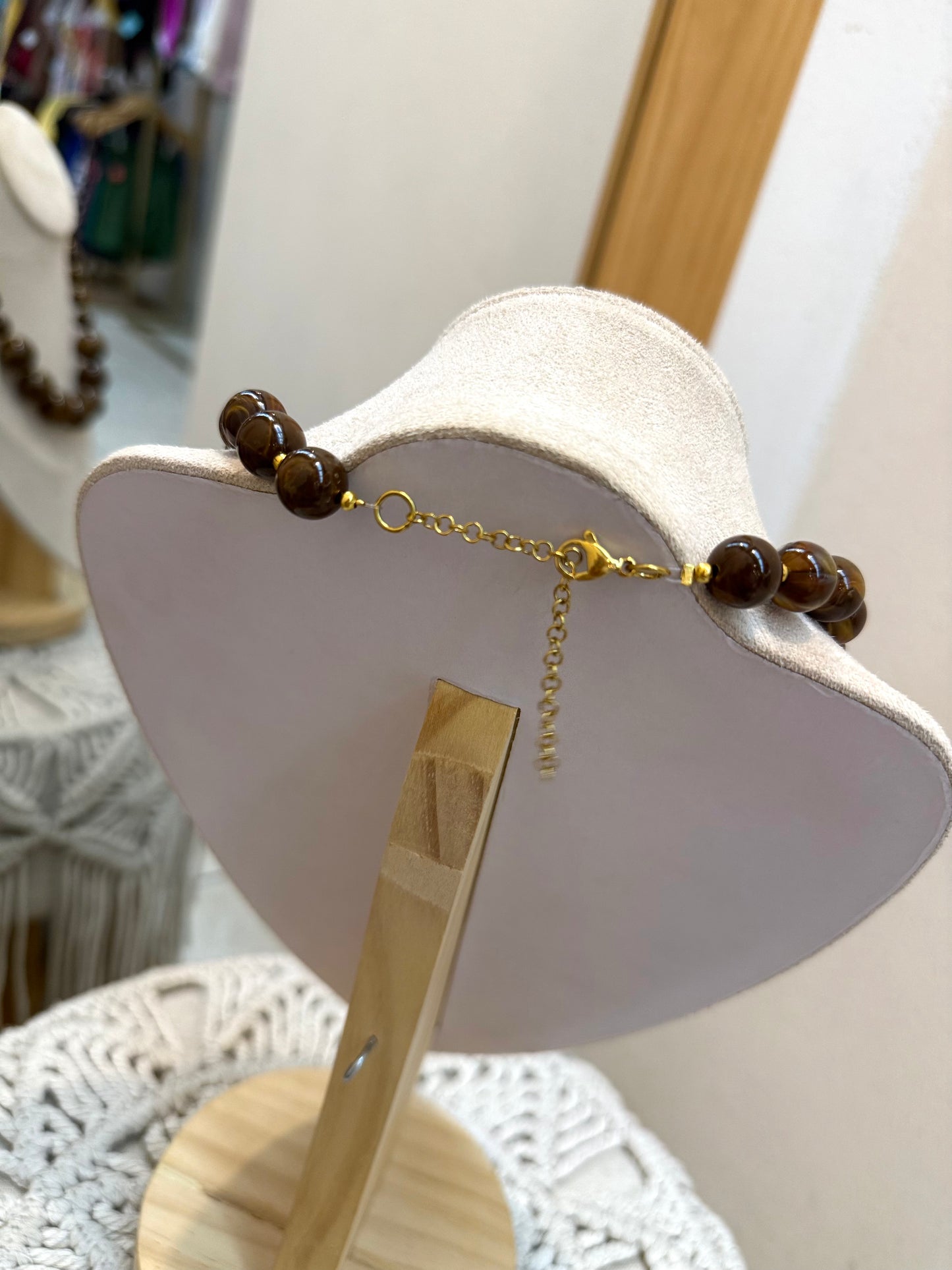 0021 Collar resina café