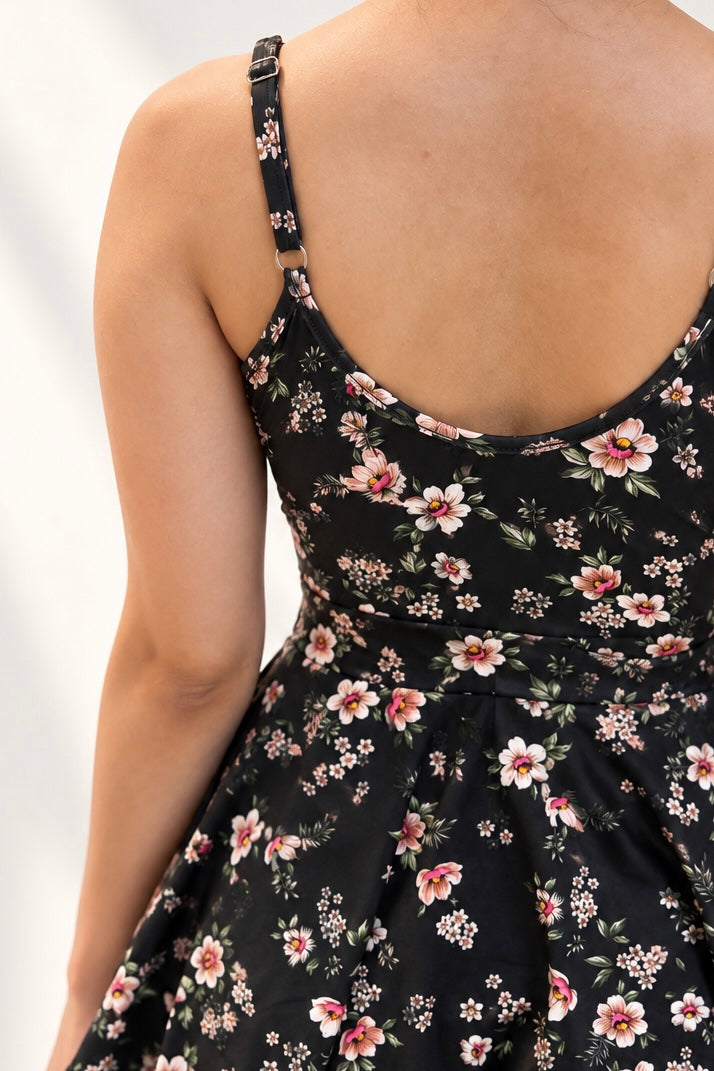 00030 Enterizo falda y short negro floral