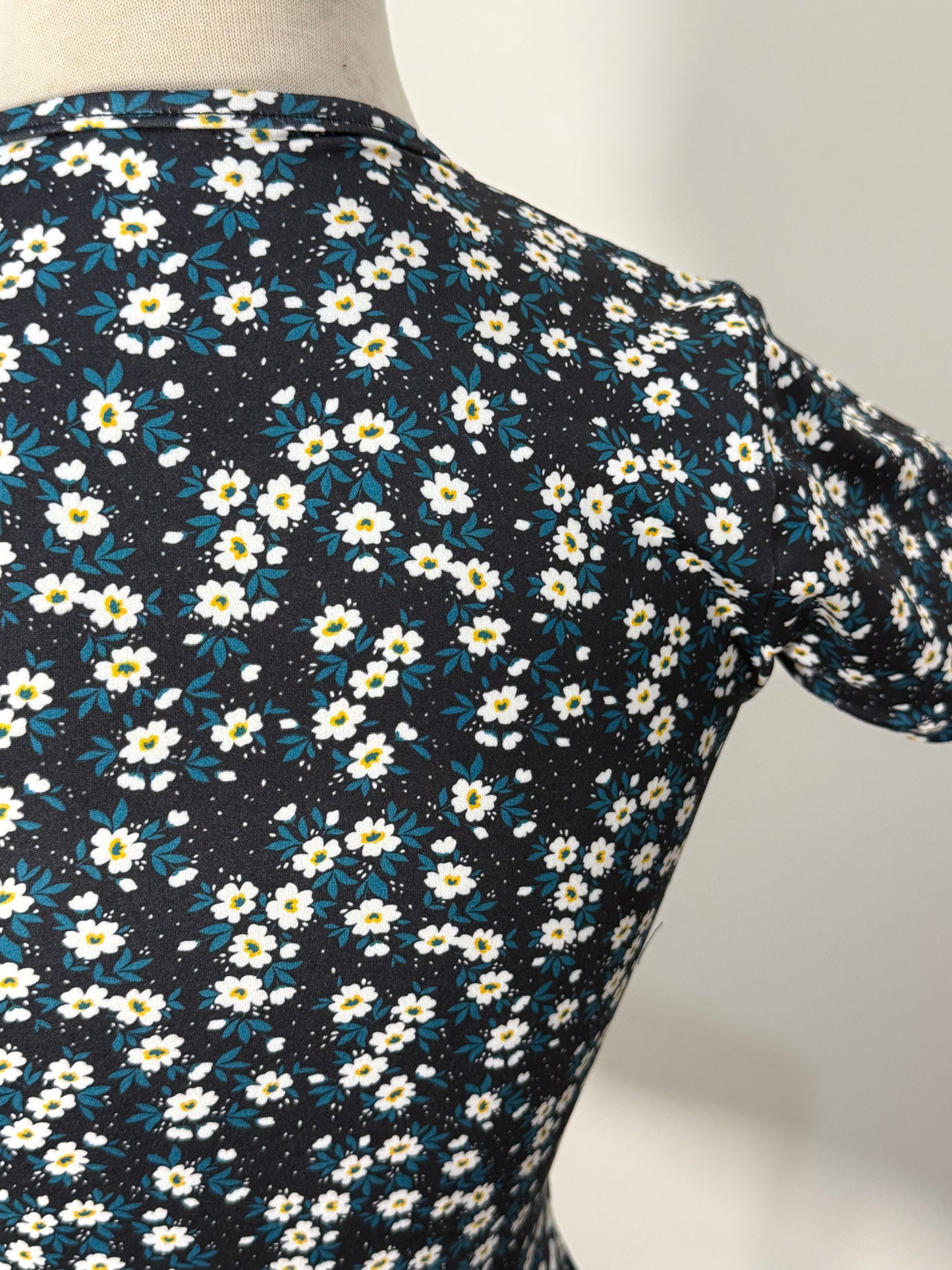 445 Vestido Becky - Floral Negro Azul
