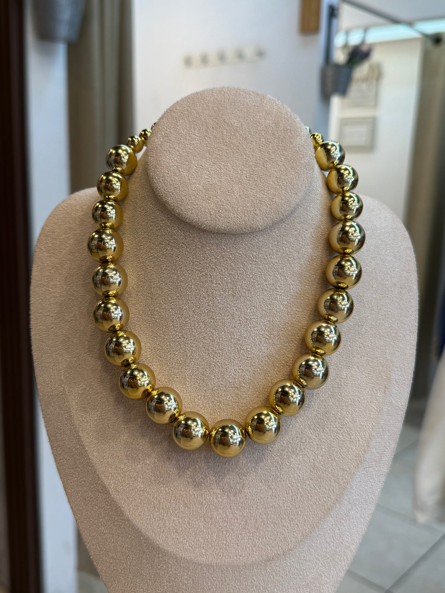 00448 Collar Bolas Acrílicas 🤍Dorado / Plateado