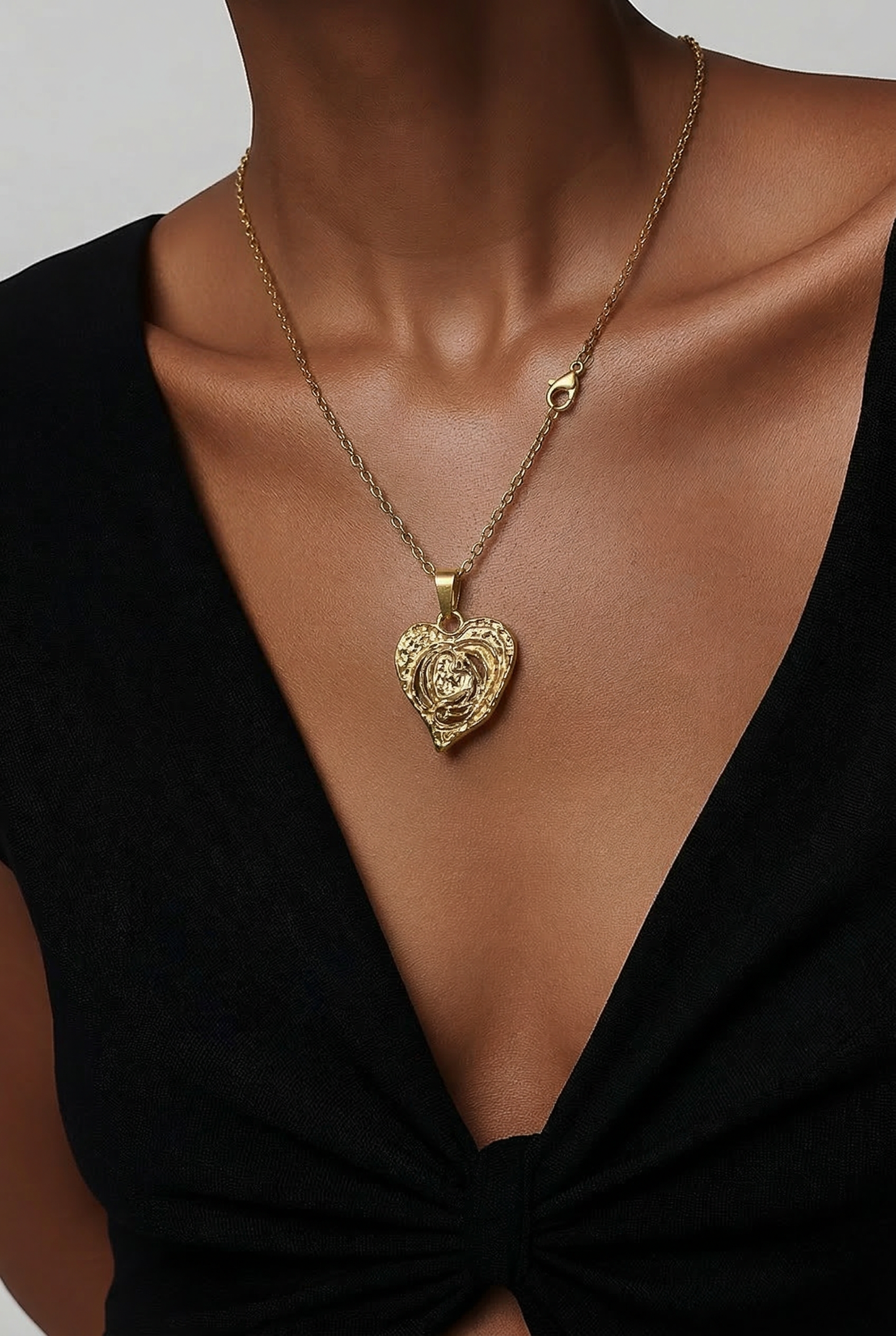 00910 Collar corazón troquelado acero