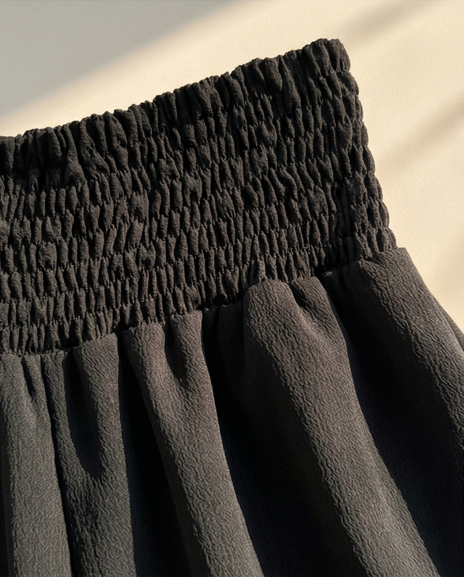 00302 Short Suri color negro