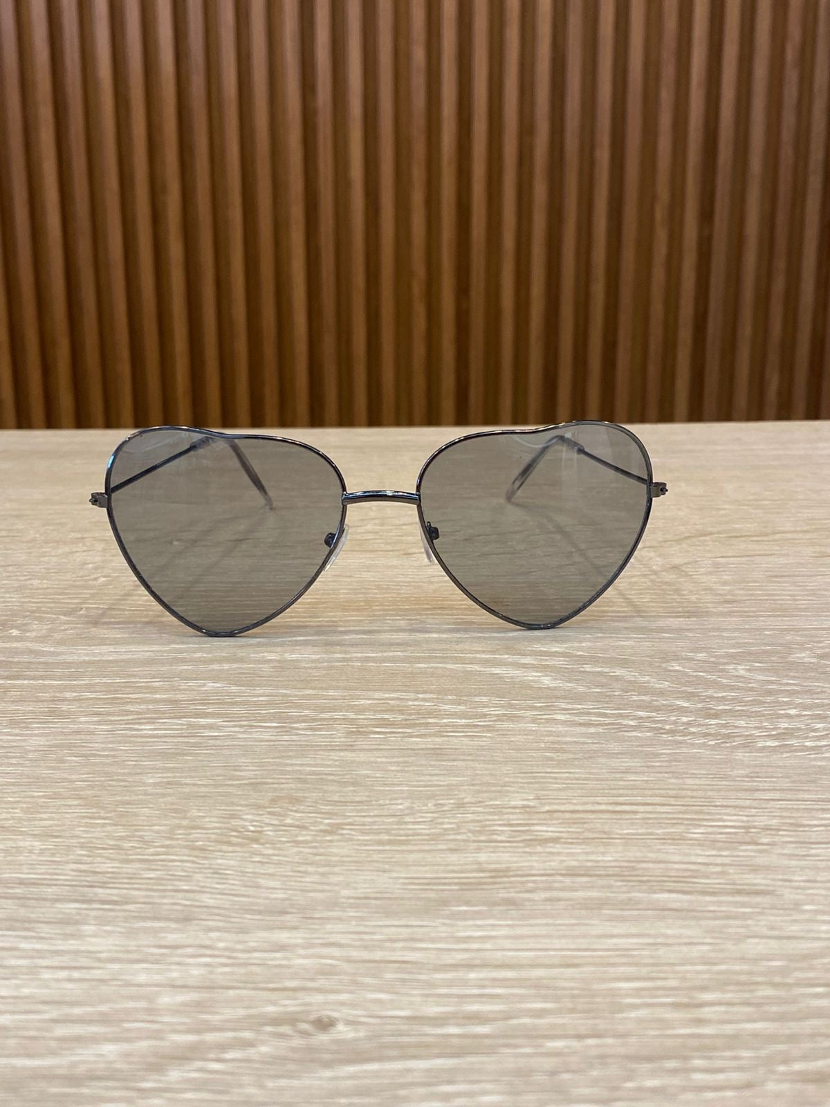 L30 Lentes de Sol Corazón Negro