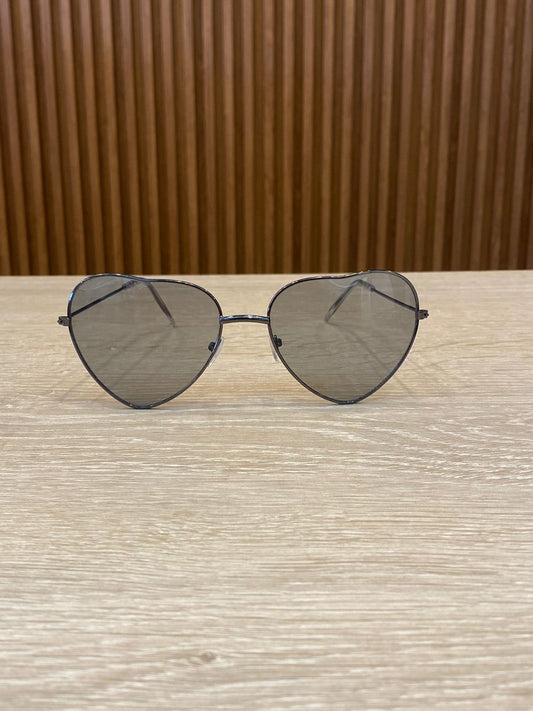L30 Lentes de Sol Corazón Negro