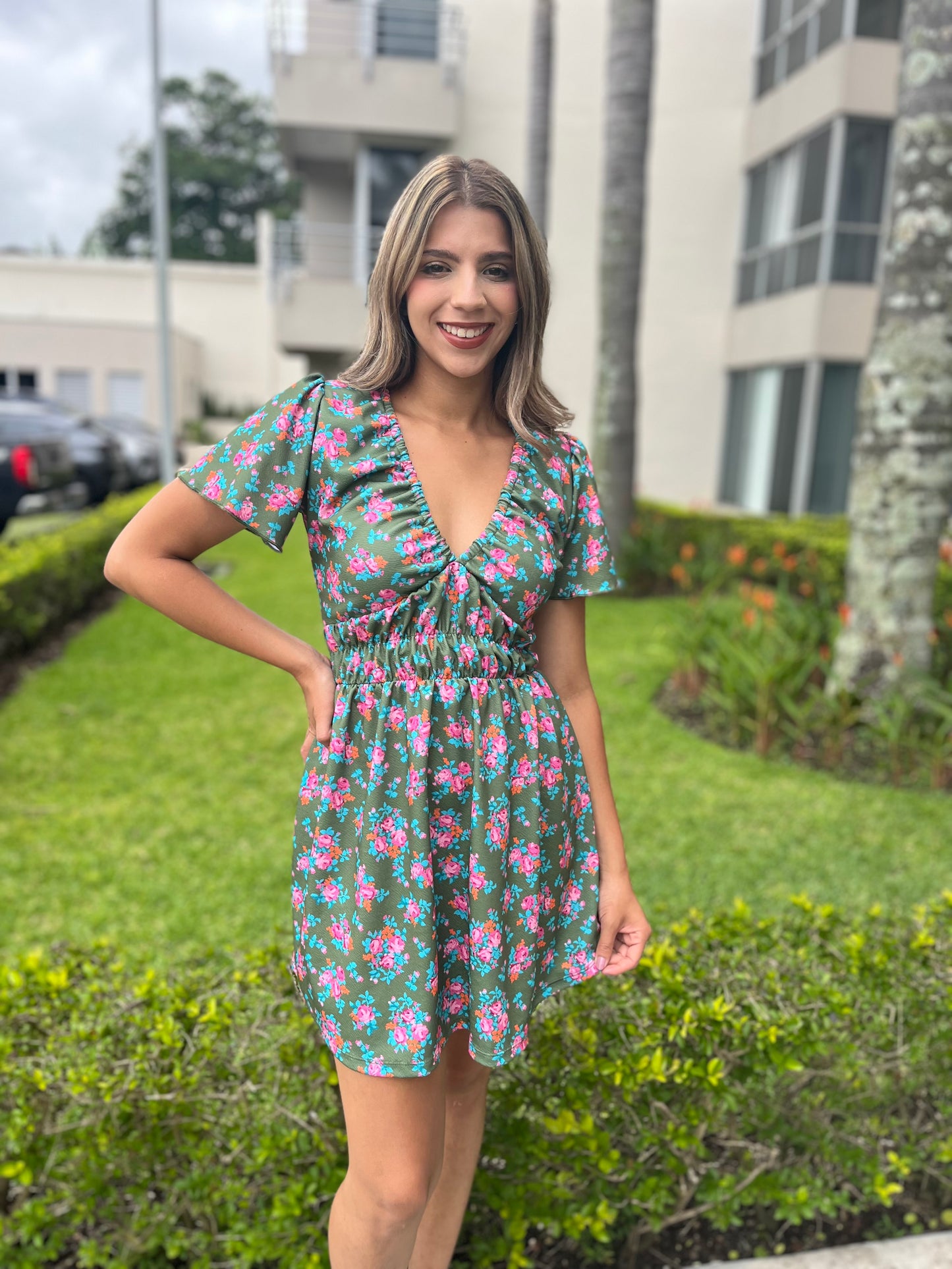 00809 Vestido Flores Verde