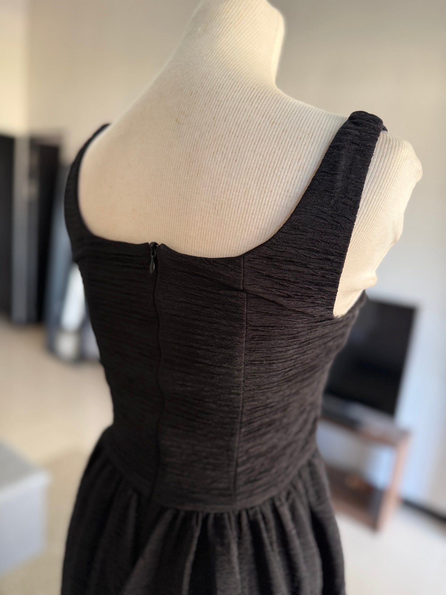 00501 Vestido Negro  Mokaccino