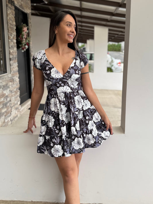 00849 Vestido Gabrielle Floral Negro