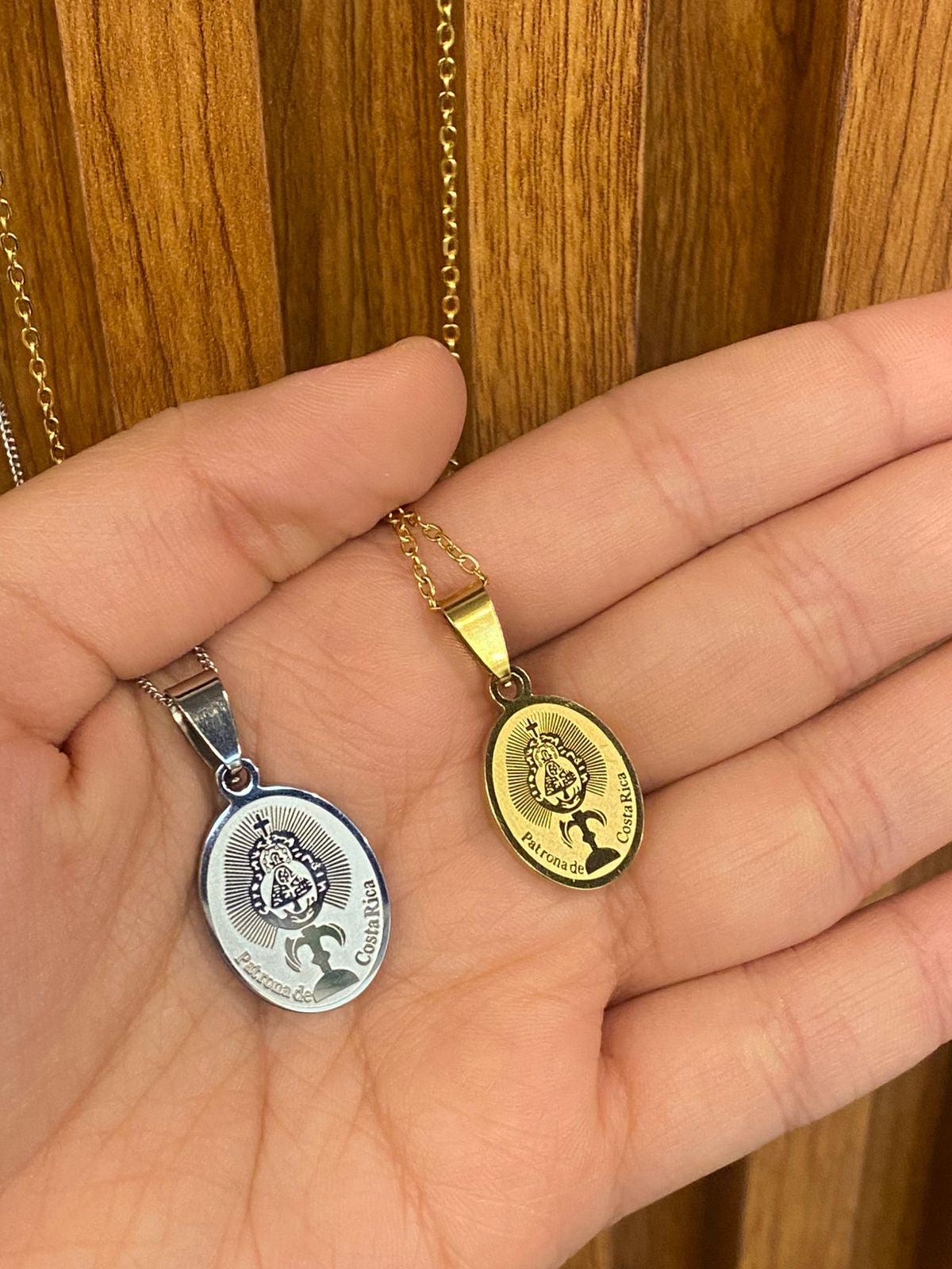 00515 Collar  Religioso