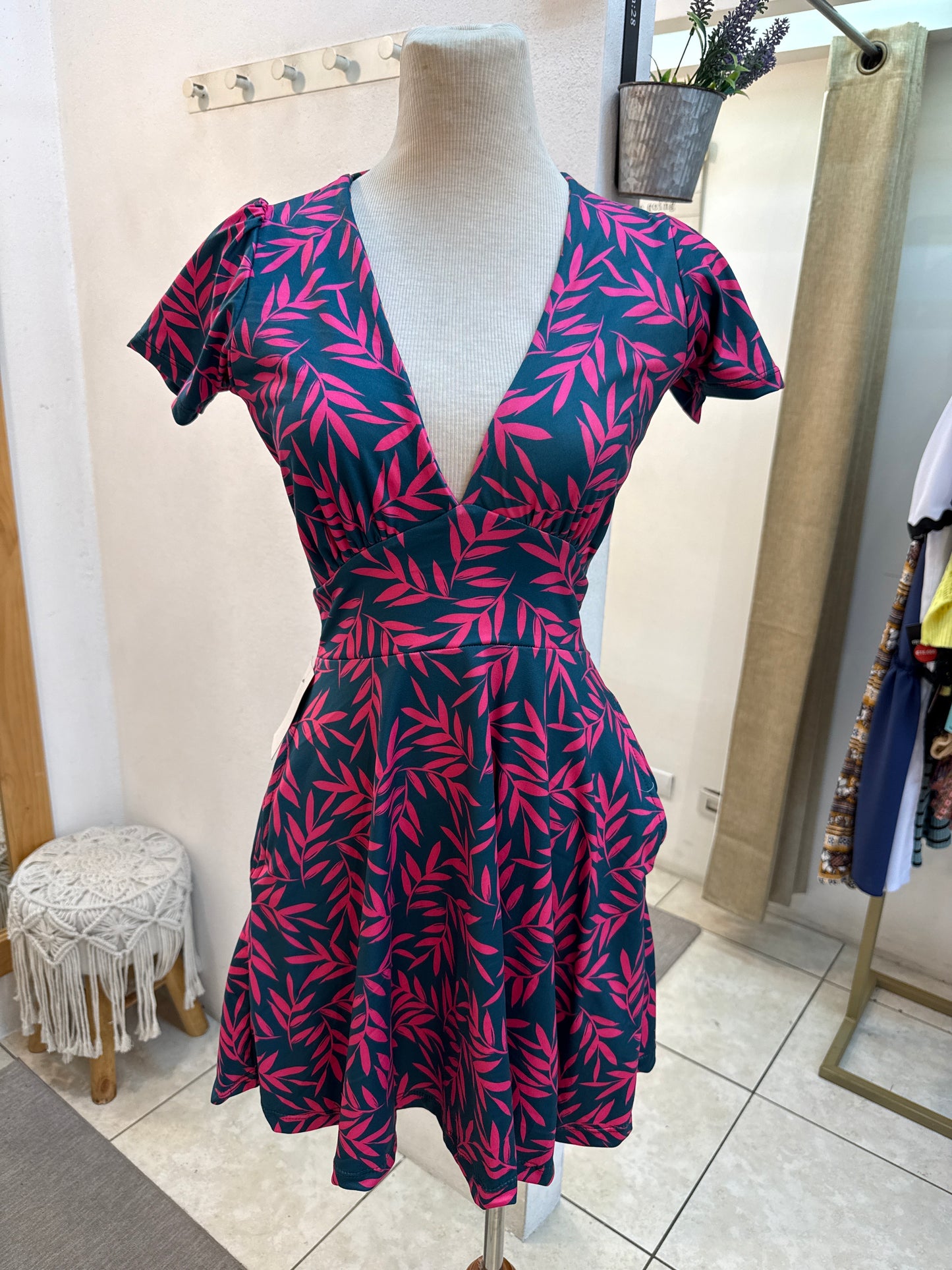 00012 Vestido Alexa con Bolsas Flores Fucsia