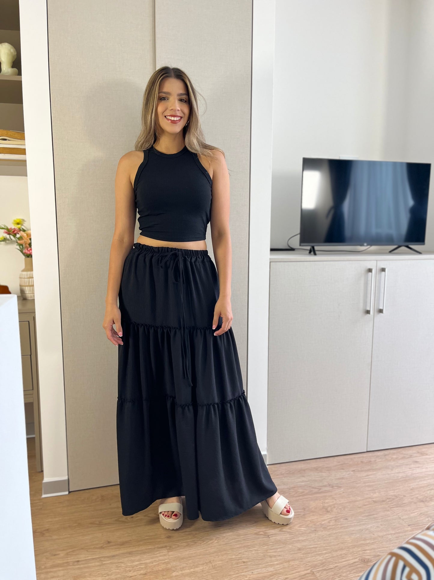 352 Maxi Falda Negra con Bolsillos