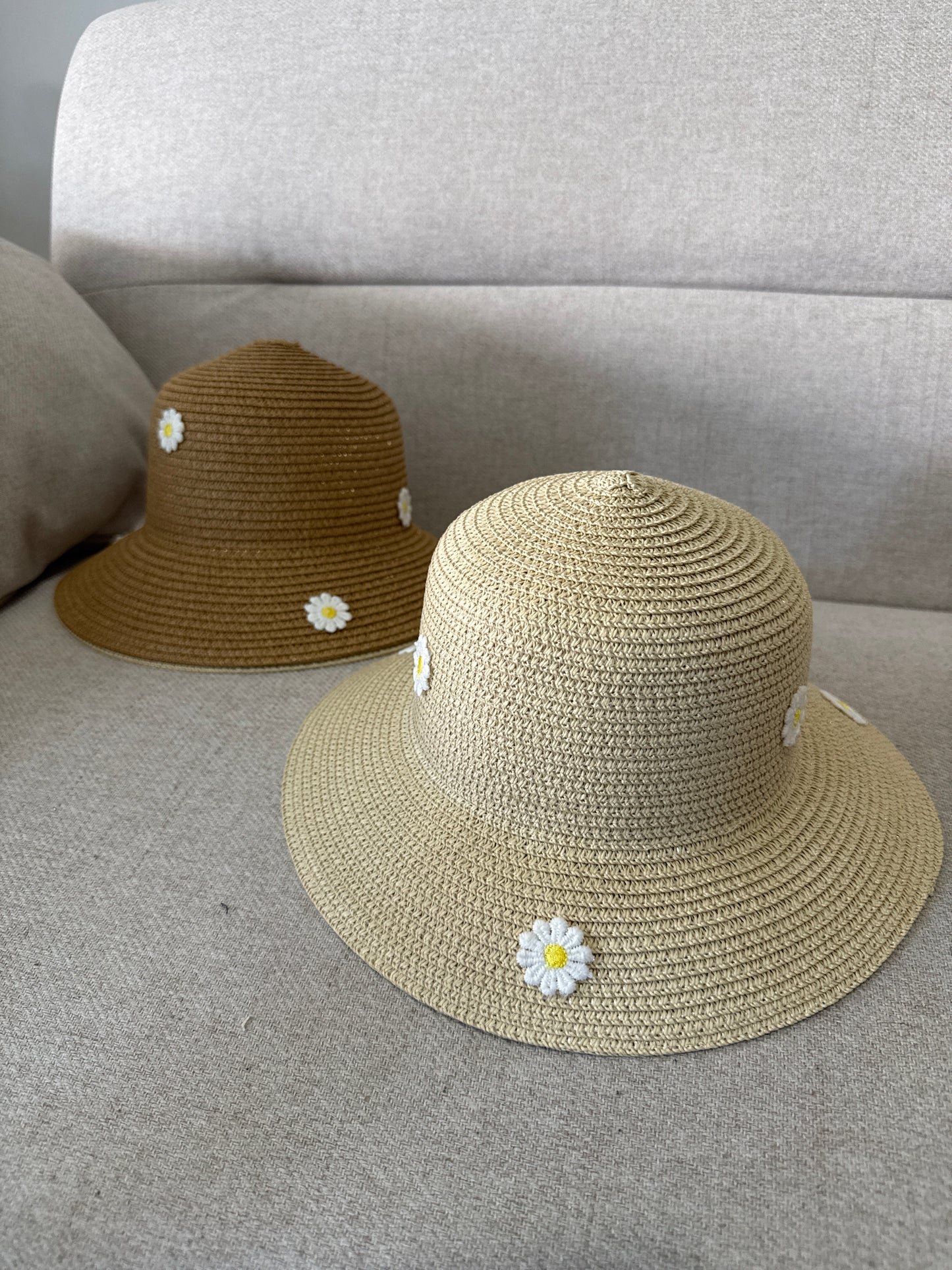 00526 Sombrero con flores