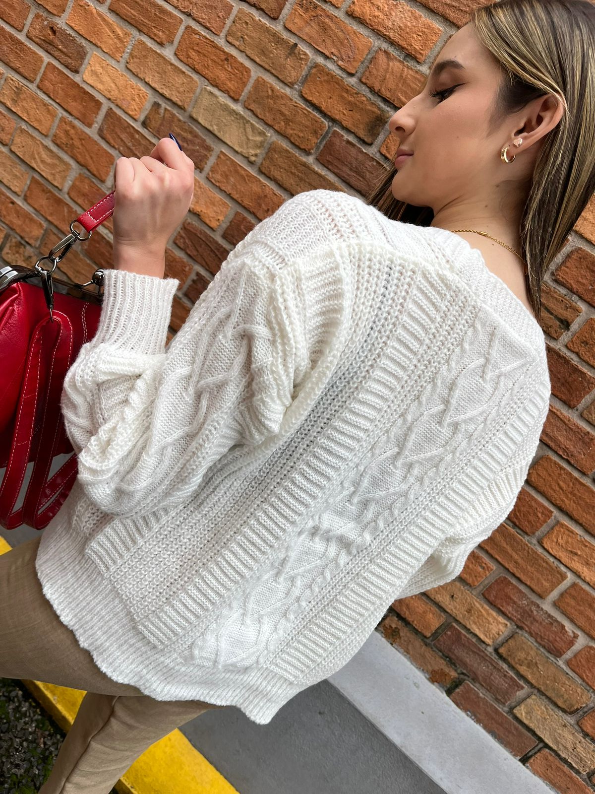 00831 Abrigo Tejido Lara Color Blanco 😱 ( Pre Venta ingresa  8 Diciembre )