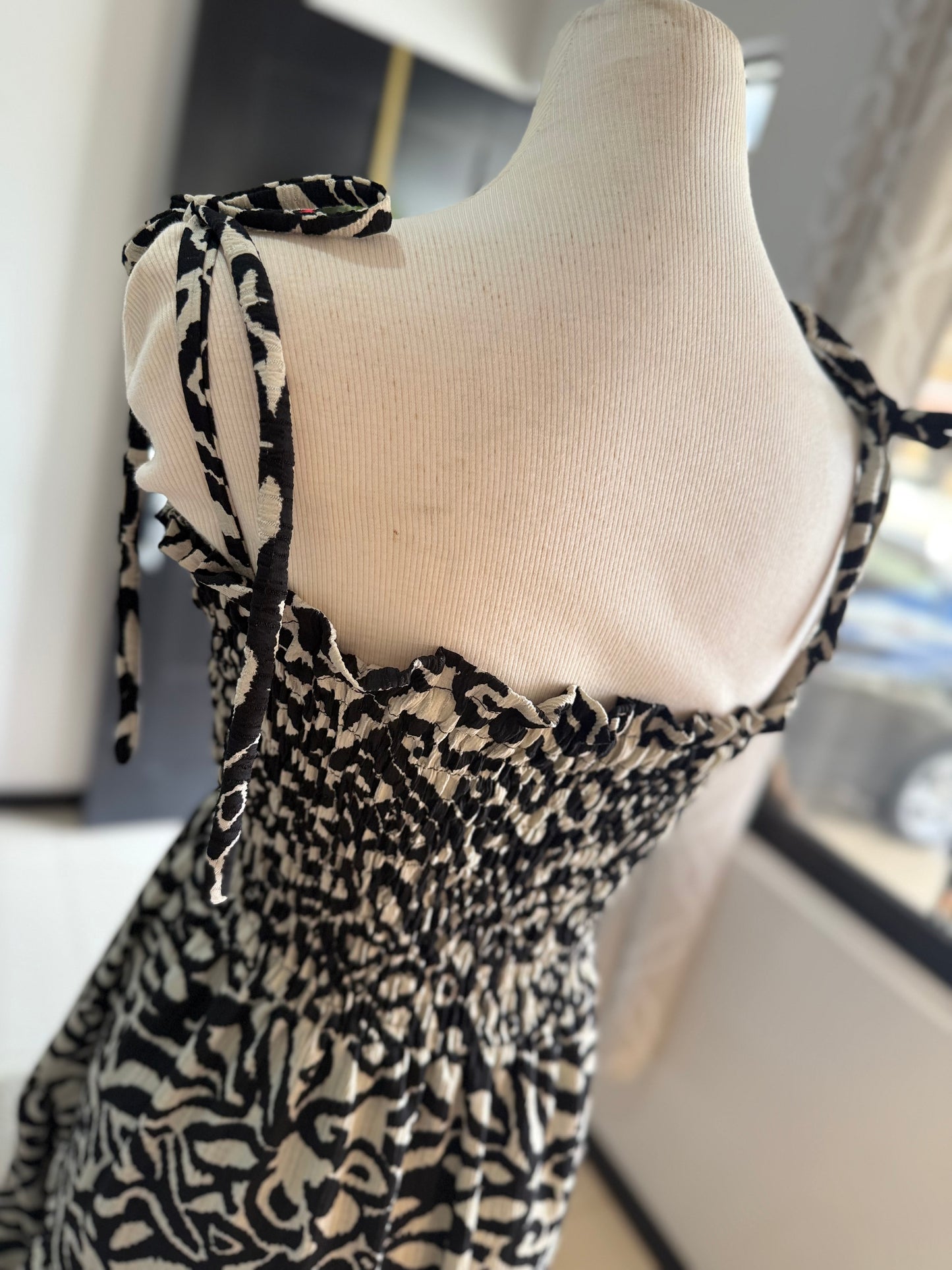 00801 Midi Dress Amanda Negro Étnico