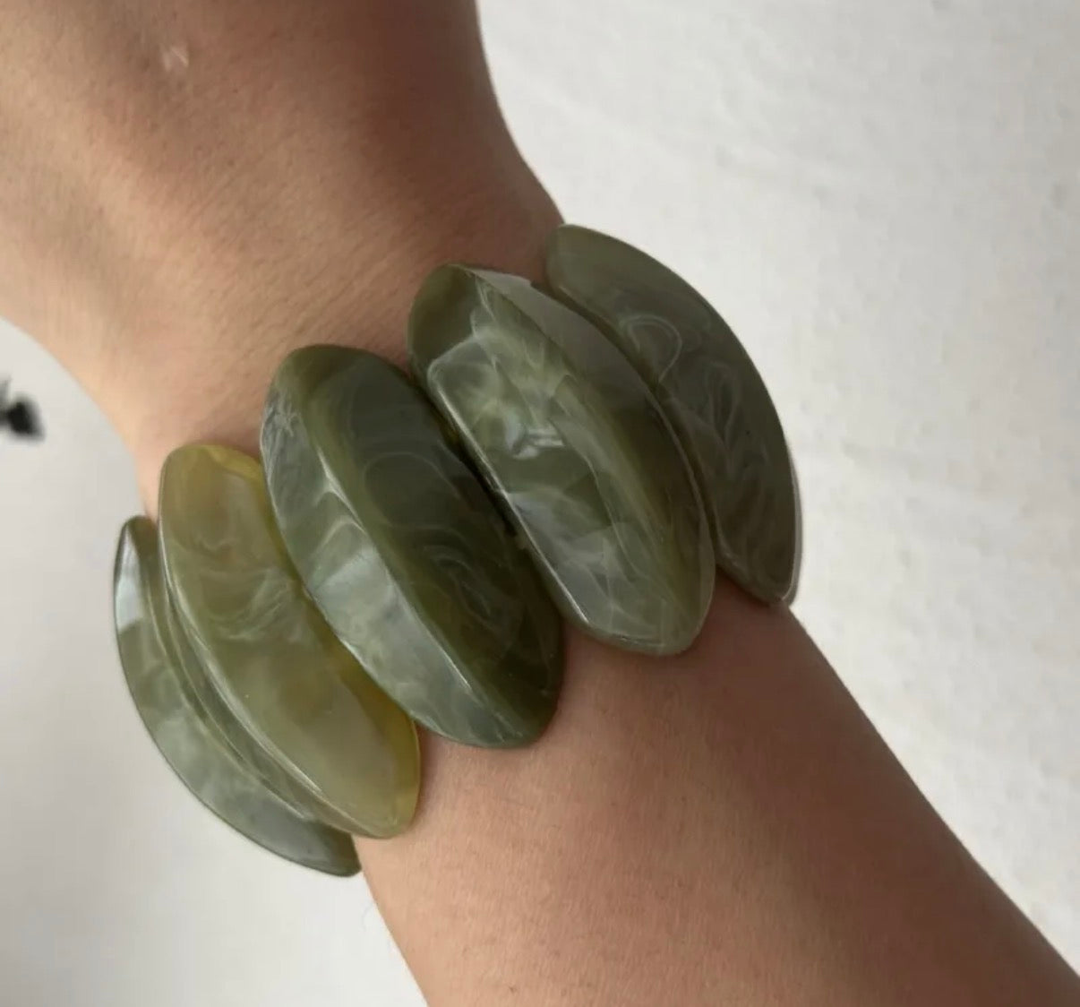 00200 Pulsera en resina verde