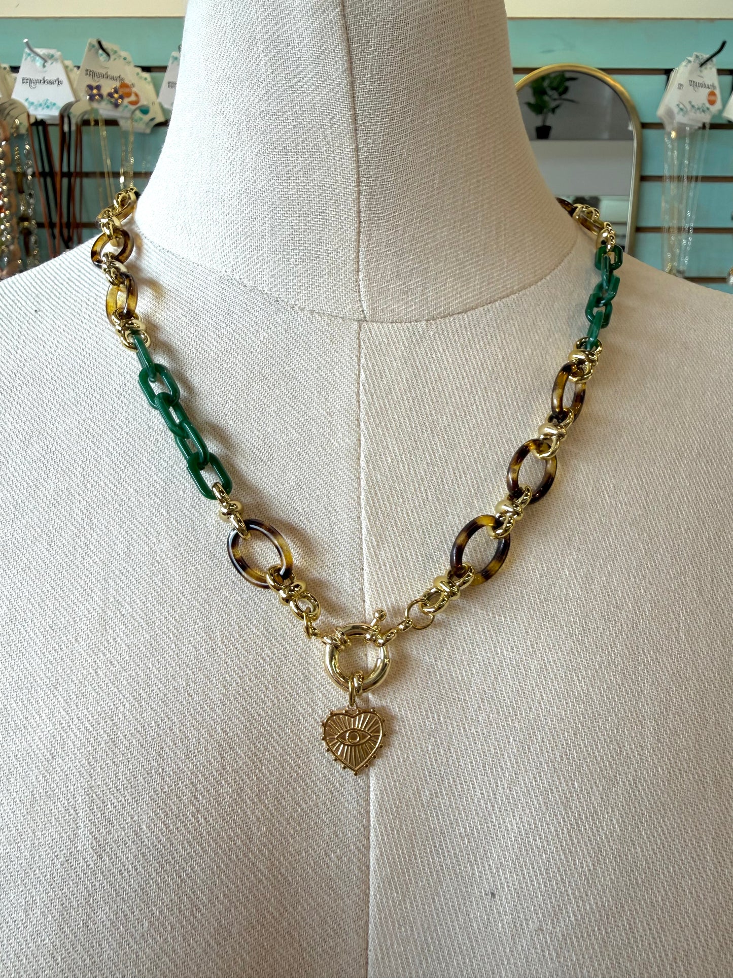 531 Collar Ninel con Ojo