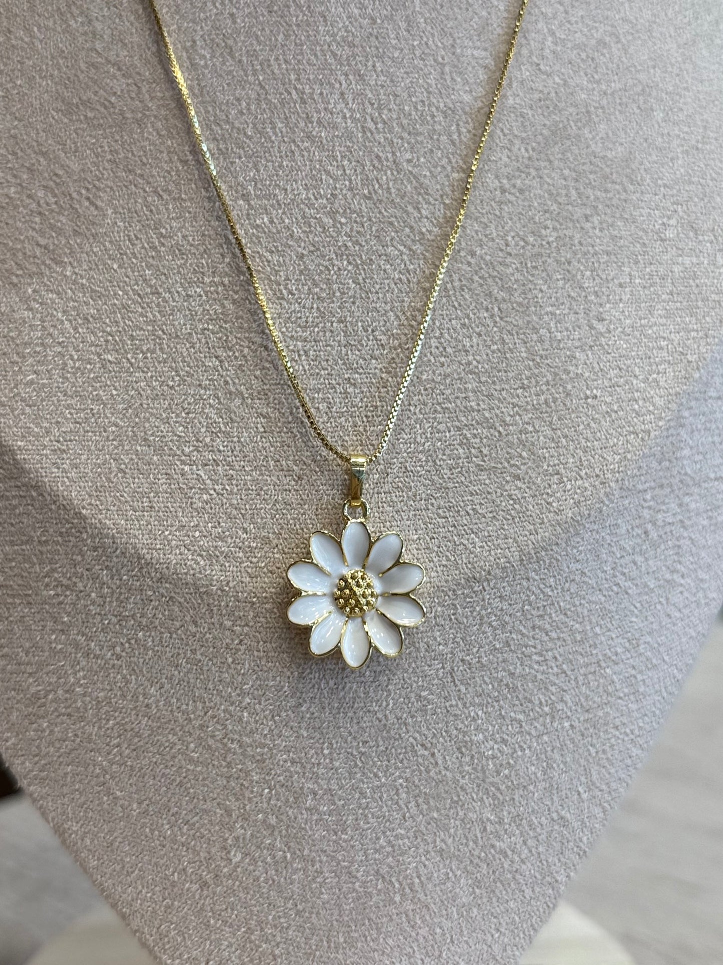 000113 Collar Margarita en Set Zamak