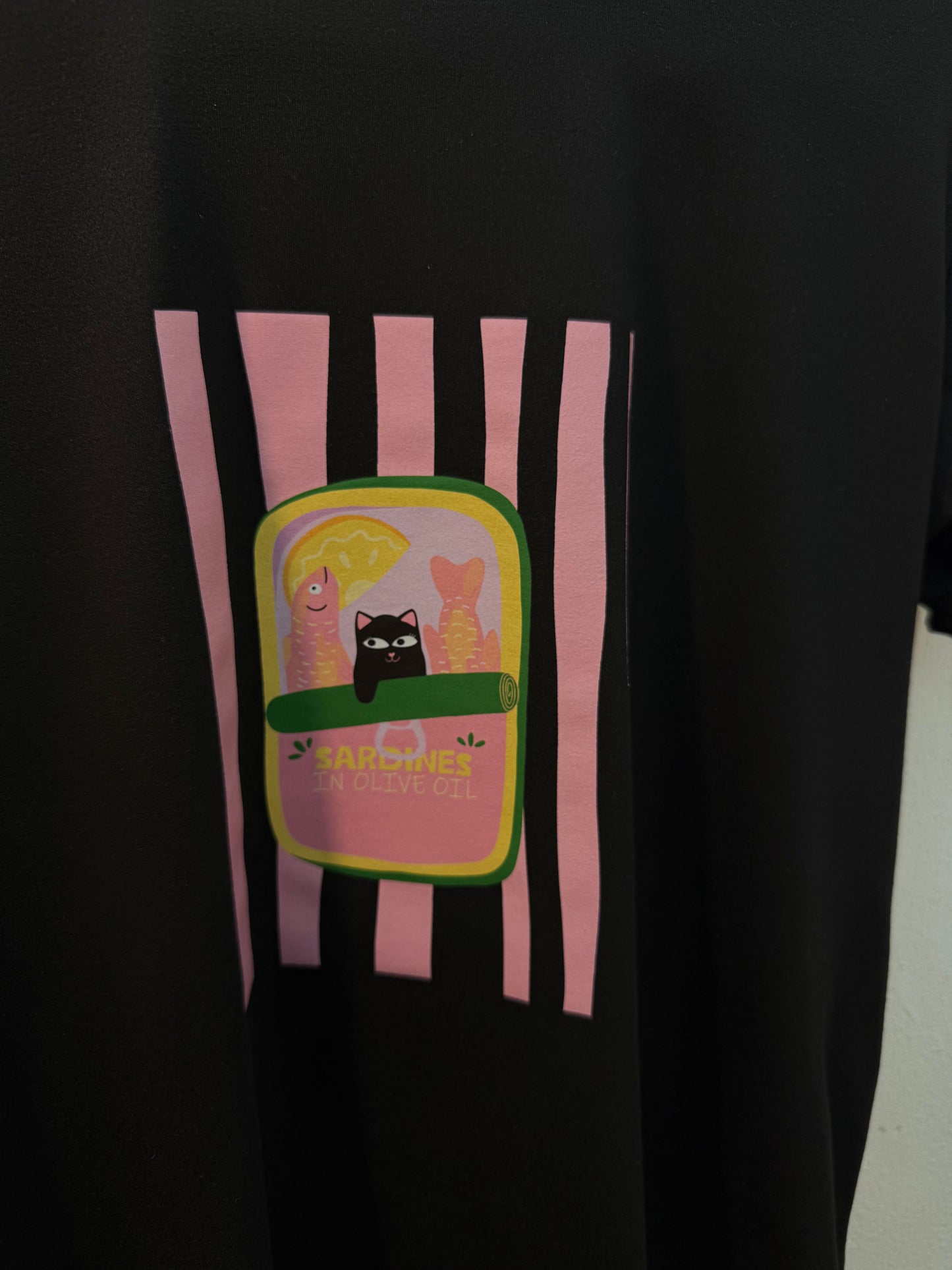 00553  Blusa Gato Negro Sardina
