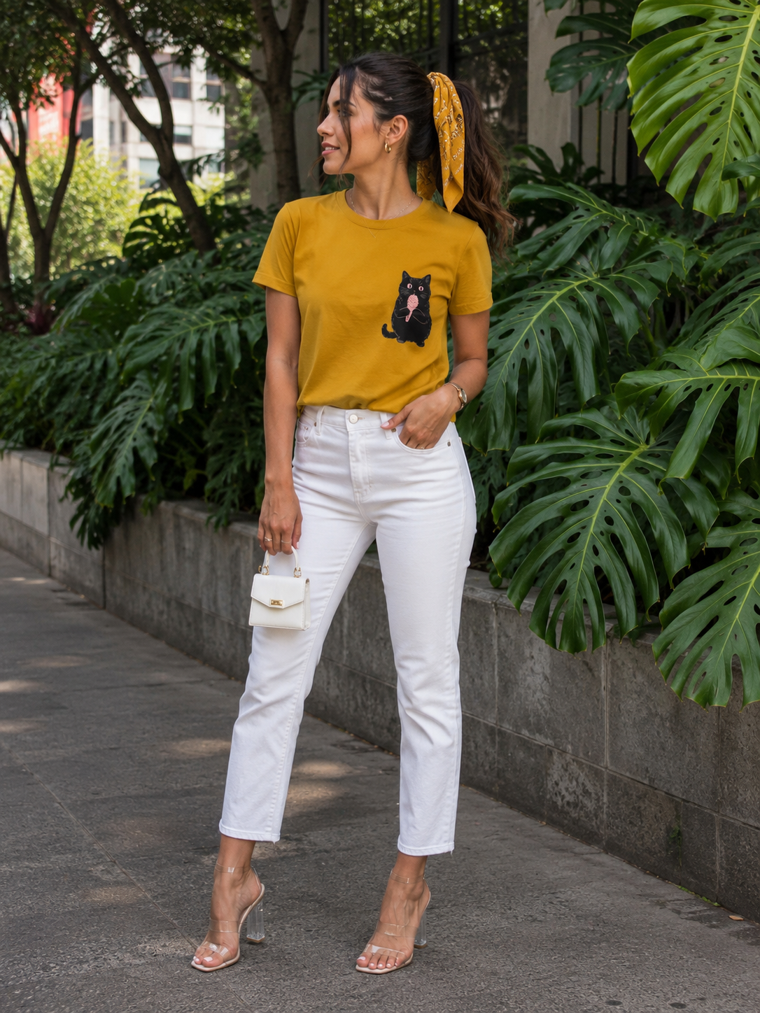 00564 Blusa Amarilla con  Gato Negro Helado