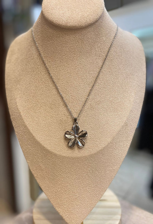 00442 Collar flor plateada acero inoxidable