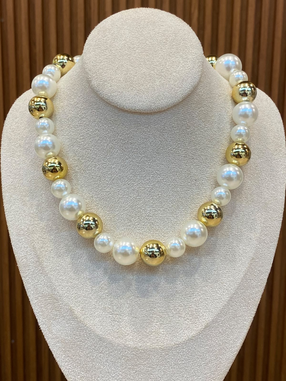 1284 Collar D’’Marie Perla Acrílica