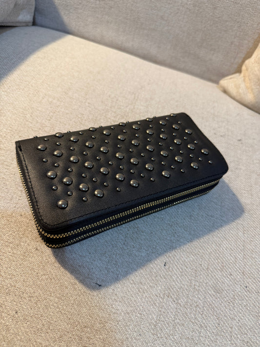 1001 Billetera Negra con Tachas