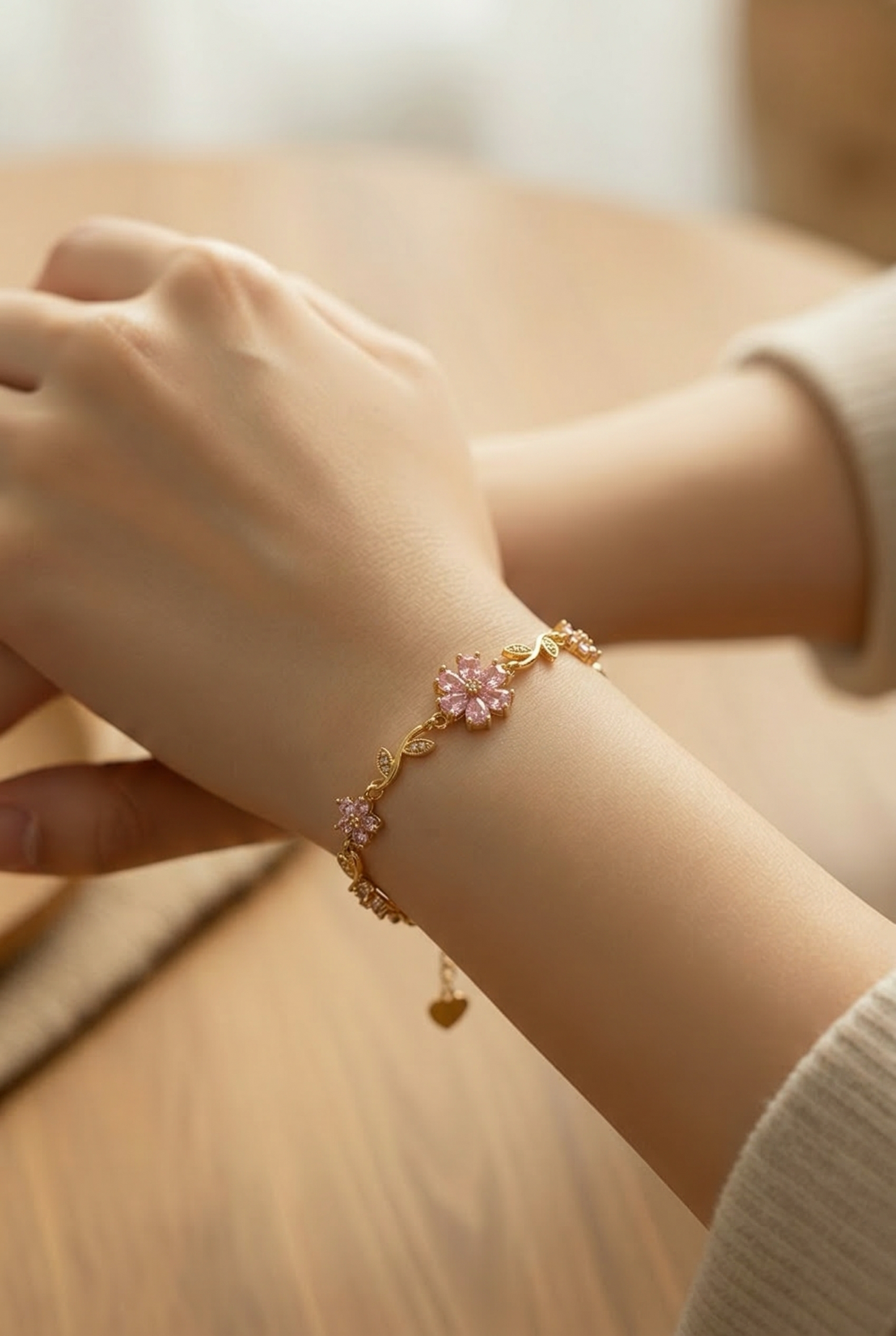 00108 Brazalete Flores y Hojas