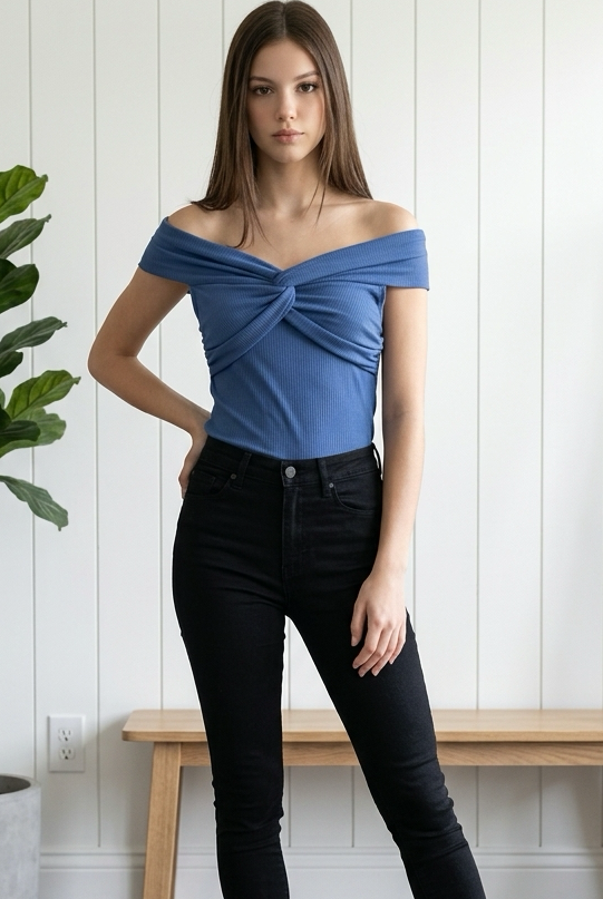12 Blusa Inquieta Cruzada Azul