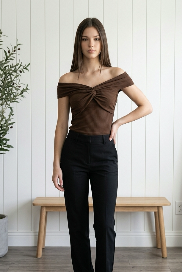 12 Blusa Inquieta Cruzada Café
