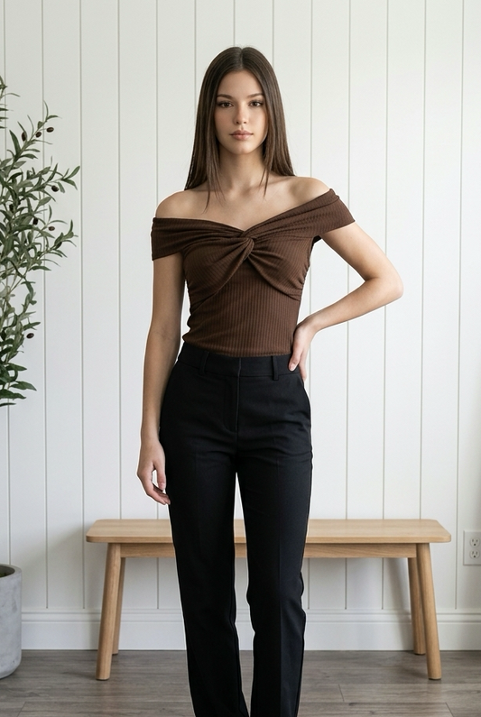 12 Blusa Inquieta Cruzada Café